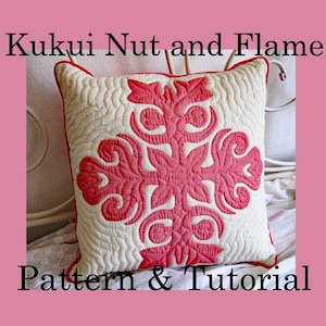 Puede incluir: Una almohada acolchada blanca y rosa con un diseño floral. La almohada está sobre una cama blanca con una cabecera de metal blanco. El texto "Kuku Nut and Flame Pattern & Tutorial" está en la parte superior e inferior de la imagen.