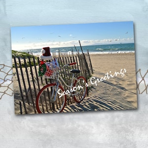 Cartes de Noël, jour de Noël à la plage, téléchargement immédiat, IMPRIMEZ-LE VOUS-MÊME/scène de mer/vélo/bonnet de Noel/couronne/cadeaux/vierge à l'intérieur