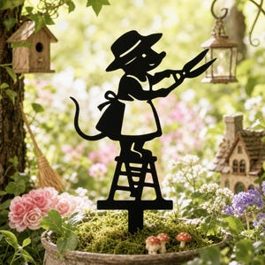 Whimsical Gardener Mouse Garden Stake, Yard Metal Art, Flower Pot Decor, Patio Planter and Flower‑Beds Decor, Gift For Garden Lovers