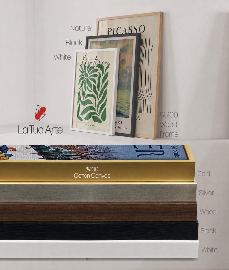 K&ouml;nnte beinhalten: Eine Sammlung gerahmter Kunstdrucke und Leinwandoptionen. Das Display umfasst drei vertikale Rahmen in Wei&szlig;, Schwarz und Naturholz sowie einen Stapel von f&uuml;nf horizontalen Leinwandrahmen in den Ausf&uuml;hrungen Gold, Silber, Holz, Schwarz und Wei&szlig;.
