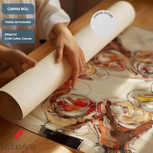 K&ouml;nnte beinhalten: Eine gerollte 300gr/m2 100% Baumwoll-Leinwand mit einer abstrakten Illustration mehrerer Cocktailgl&auml;ser mit roter und oranger Fl&uuml;ssigkeit. Die Leinwand ist cremewei&szlig; und hat eine sichtbare Textur. Text auf dem Bild: CANVAS ROLL, Frame not included, 300gr/m2, %100 Cotton Canvas, CANVAS TEXTURE und La Tua Arte.