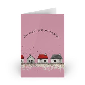 Carte de voeux rose, « Ce bloc est devenu plus lumineux », jolie carte illustrée avec enveloppe, design de maison, intérieur vierge, papeterie pour le bien-être