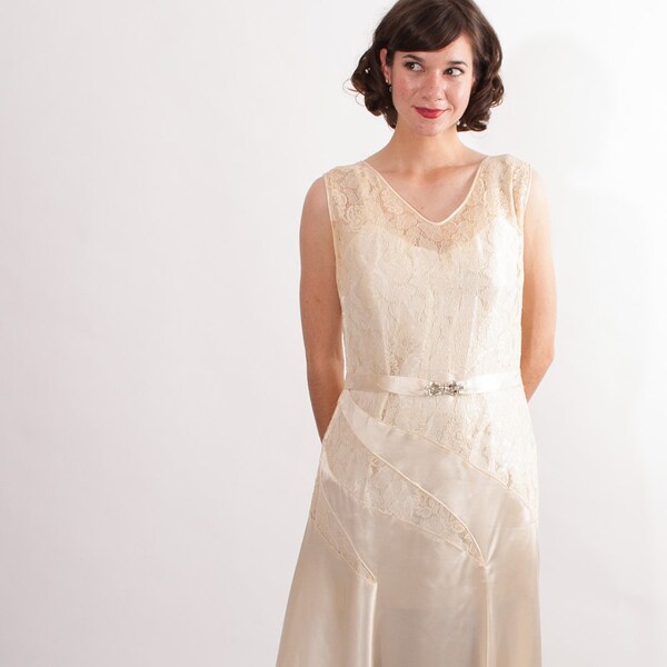Vintage 1930s Wedding Dress - 30s Wedding Gown - Candlelight Satin and Lace
