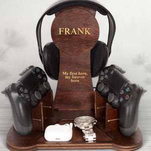 Personalized Wooden Headphones Holder and Controller Stand, Controller and Headset Stand, Gaming Controller Holder, Christmas Gift for him