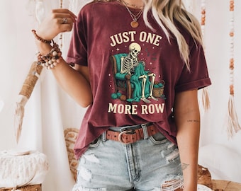 Camiseta "Só Mais Uma Carreira", Presente Divertido para Amantes de Tricô, Camiseta com Estampa Humorística para Artesãos de Crochê