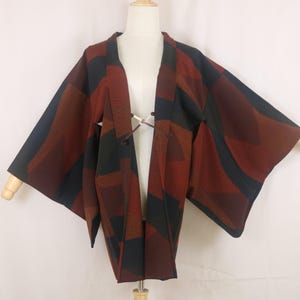 Chaqueta Haori Japonesa Vintage | Geométrico Atrevido en Burdeos y Negro | Bata Corta
