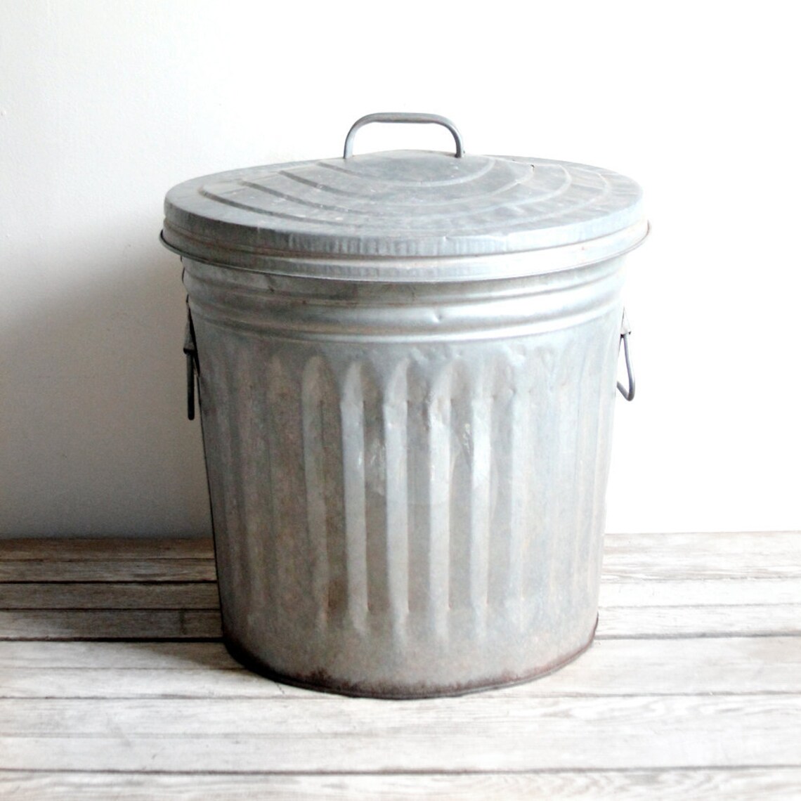 Vintage galvanized garbage can Etsy