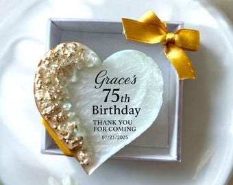 Ímã de Coração Personalizado como Lembrancinha de Aniversário, Presente para Convidados de Aniversário de Adultos, Lembrancinhas para Festas de 50, 60, 70, 75, 80 e 90 Anos, Lembrança Personalizada em Resina