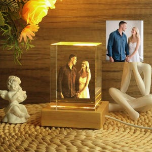 Personalized 3D Photo Crystal Lamp: Custom Portrait Gift