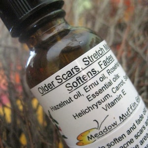 Older Scar Oil, Stretch Marks, Rosehip Seed Oil, Emu Oil, Hazelnut Oil, Tamanu Oil, Helichrysum, Carrot, Sage image 1