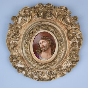 Dipinto "Cristo incoronato di spine" su porcellana, carta intagliata dorata