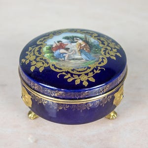 Boîte à bijoux, bonbonnière,  En Porcelaine De Vienne à Décor De Scènes pastorales , Autriche