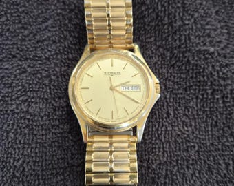 Montre pour homme dorée des années 1970 Wittnauer, cadran beige avec date
