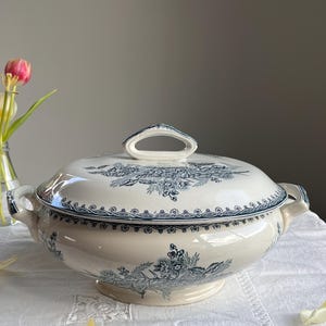 Grande zuppiera antica francese in pietra di ferro con coperchio - St AMANDINOISE MARGOT - Terre de fer - Verde e bianco - Primi anni del 1900 - Stile country francese