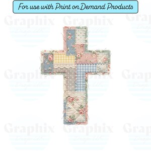 K&ouml;nnte beinhalten: Ein Patchwork-Kreuz mit floralen, Vichy- und Spitzenmustern in Pastellfarben. Das Kreuz besteht aus verschiedenen Stoffquadraten, die zusammengen&auml;ht sind. Der Text "For use with Print on Demand Products" befindet sich oben.