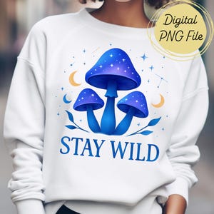 Fungo PNG, Clipart di funghi blu, Design a sublimazione mistico boho, Cottagecore cosmico, Felpa con fungo celeste PNG