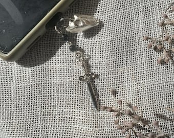 Gothic sword and skull USB-C dust cover, Kindle reader gift, giff for dark romance readers gift,