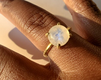 Rainbow moonstone ring// June birthstone ring// Mother’sDay gift// gold moonstone ring// gift for her