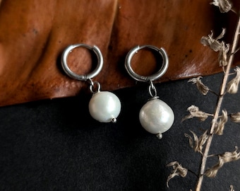 Modern silver pearl dangle earrings, stainless pearl hoop earrings, pearl huggie  earrings, pearl earrings, freshwater pearl jewelry