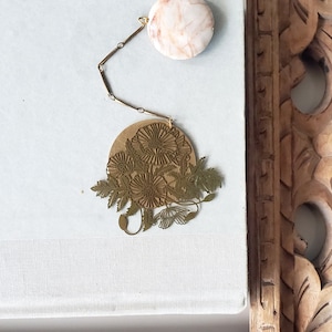 Luxe gold metal floral bookmark// Brass metal bookmark// brass bookmark