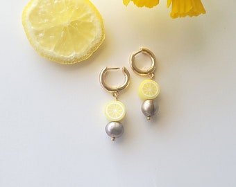 Modern lemon clay dangle earrings// pearl drop earrings// grey pearl earrings// statement  pearl earrings//freshwater pearl jewelry