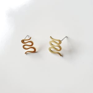 Gold minimalist studs//Large statement stud earrings// big gold earrings//modern minimalist golden earrings//gift for her