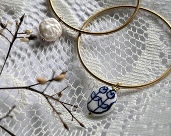Minimalist folk floral bracelet, gold brass blue tulip bracelet, blue floral bracelet