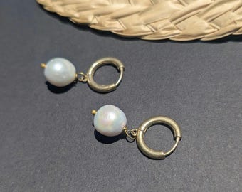 Modern pearl dangle earrings// pearl hoop earrings//abstract pearl earrings// statement pink pearl earrings//freshwater pearl jewelry