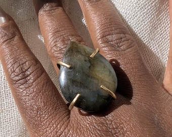 Simple everyday labradorite crystal ring / labradorite crystal stacking ring/ labradorite adjustable ring/gold brass ring/labradorite