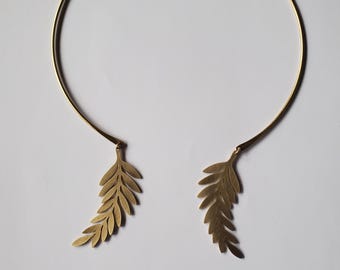 Gold statement choker necklace//Gold collar choker necklace// Brass pendant necklace//brass geometric necklace/Brass wire necklace