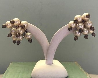 Vintage 1950s to 1960s Beige Pearl Screw Back Earrings Non Pierced Small Round Beaded