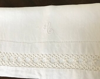 White Linen Tea Towel C Monogram Tatted Lace Inset Border Circle Motif Vintage 1930's Kitchen Towel 14.75 x 32 inches