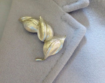 Castlecliff Silver Leaf Brooch 3 Shaped Layered Leaves, Artistically Arranged Mid Century Vintage Designer Jewelry 2 1/4 inch
