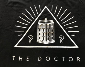 Dr Who Tardis Tee Shirt Black Cotton White Tardis in Pyramid Graphic Vintage 1990s BBC T Shirt Adult Medium