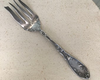 Vintage Grapes Serving Fork Oneida Wm. A. Rogers Pattern ca. 1913 Triple Silver Plate RRR Serving Flatware Cold Meat Fork