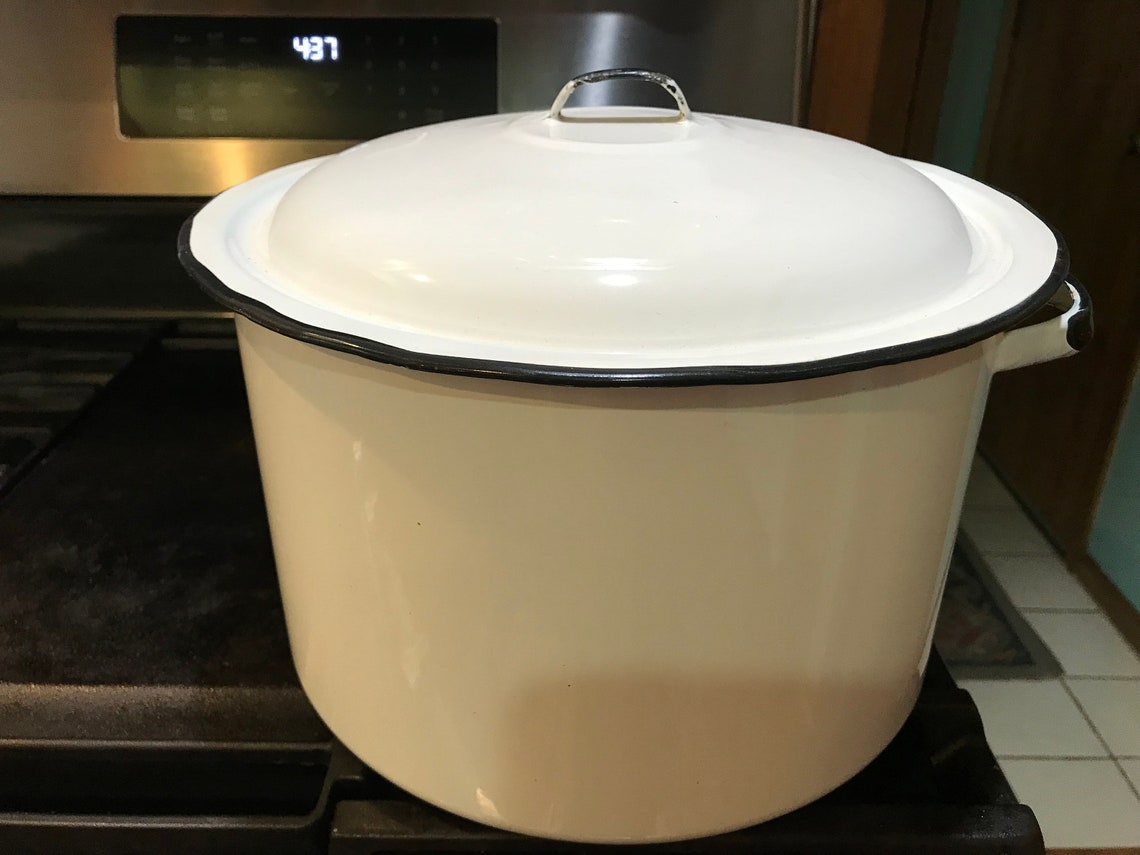 White Enamel Stock Pot 2 Gallon Black Trim Domed Lid Large 8 Etsy