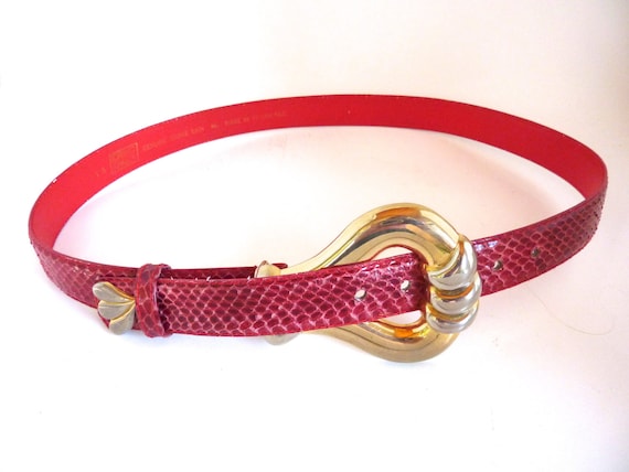 Vintage Red Snakeskin Belt Genuine Snake Skin Gold Buckle Size Small 28” Vintage Red Snakeskin Belt Genuine Snake Skin Gold Buckle  main image 2