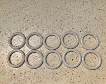 10-Pack White Wooden Curtain Rings With Screw Eyes - 45mm Inner Diameter