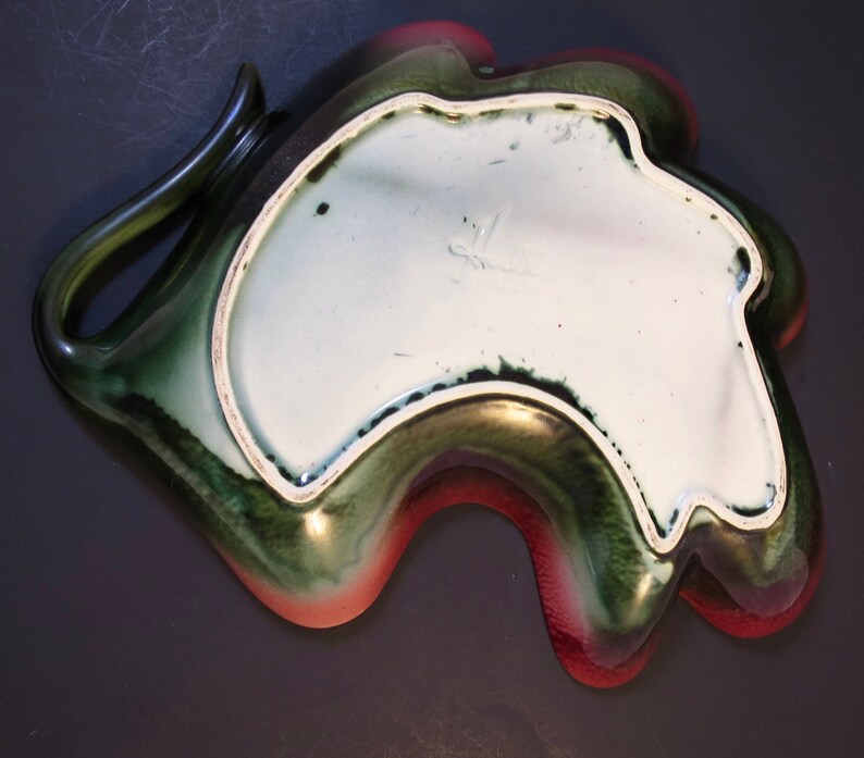 Oak Leaf Bowl Vintage Hull USA Pottery Modern Leaf Shape Dark Green inside Red Glaze Outside 13 x 10.5 inches MCM Centerpiece Bowl