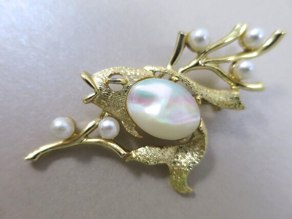 Gold Pearl Fish Brooch Faux Pearls Mother of Pear… - image 7