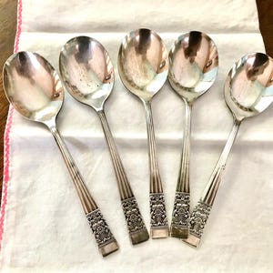 5 Coronation Round Bowl Soup Spoons Silver Plate Pattern by Oneida Community Vintage 1930s Silver Flatware 6 1/8 inches