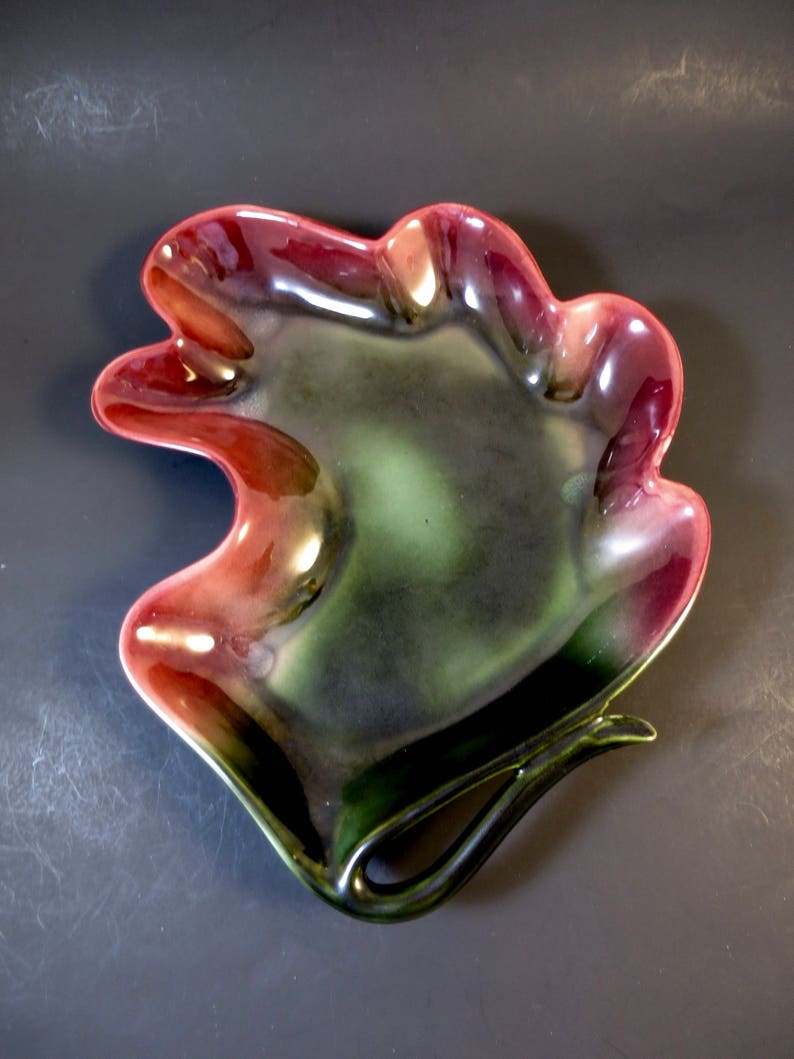 Oak Leaf Bowl Vintage Hull USA Pottery Modern Leaf Shape Dark Green inside Red Glaze Outside 13 x 10.5 inches MCM Centerpiece Bowl