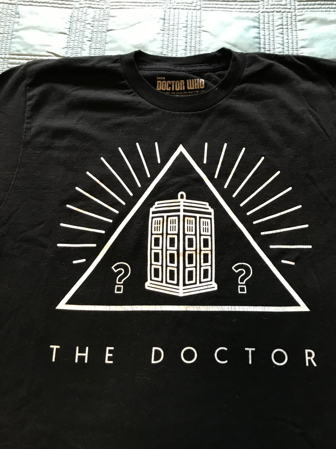 Dr Who Tardis Tee Shirt Black Cotton White Tardis in Pyramid Graphic ...