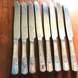Court Pattern 2 Dinner Knives International Silver Art Deco Pattern Vintage 1939 Silver Plate Replacement Flatware