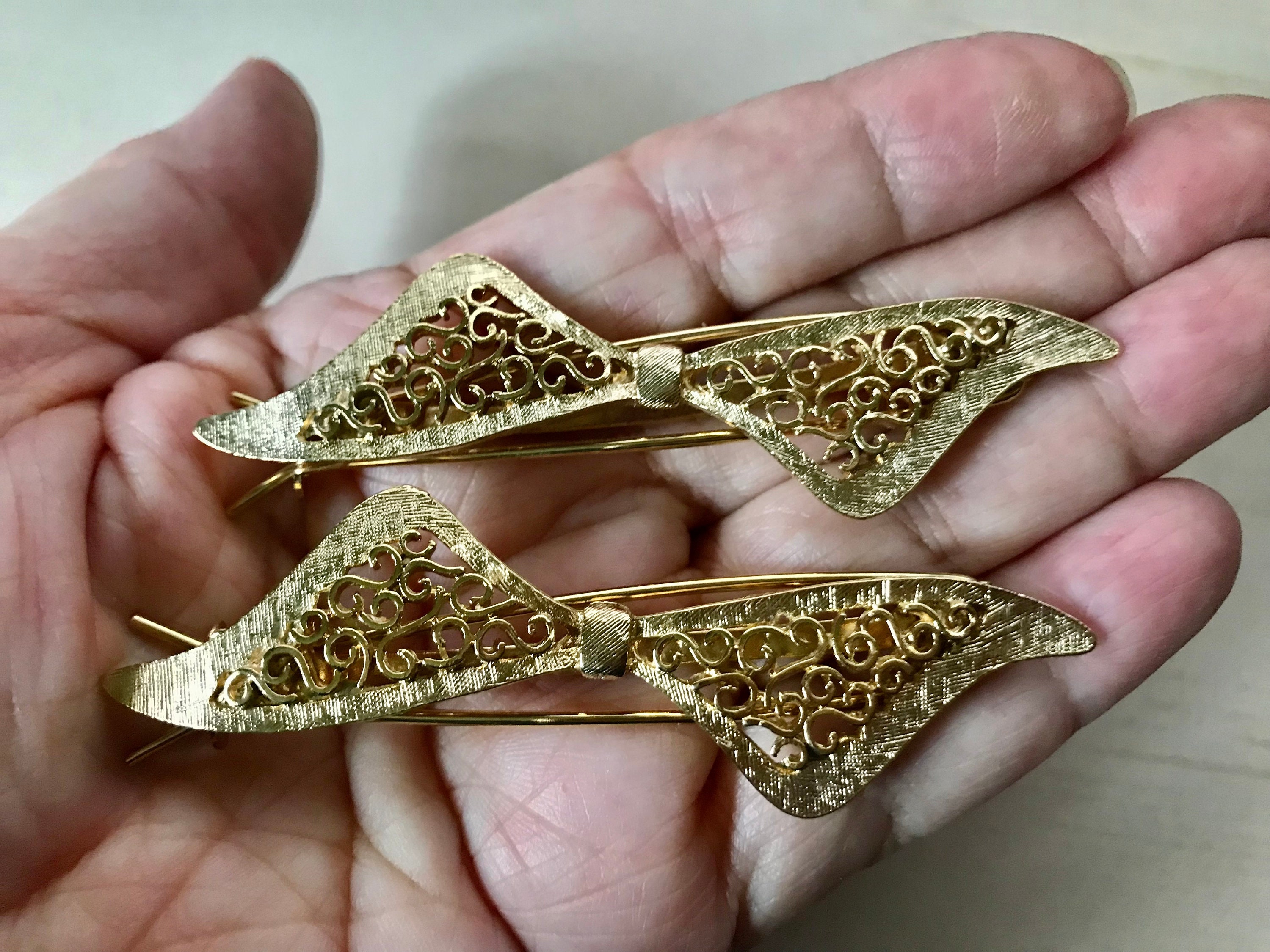 Golden Filigree Bow Barrette Gold Tone Metal Vintage 1960