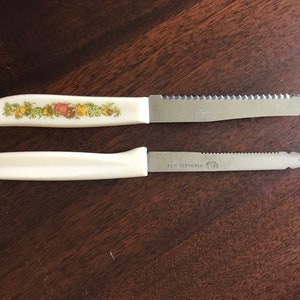 Ekco, Quikut Serrated Knifes Quikut w/ Fruit Vegetable Decal Stainless Blades Plastic Handles Mid Century Vintage 1970s Kitchen Tools
