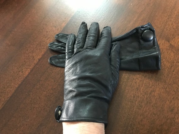Black Leather Gloves Lined Cuff w/ Leather Accent… - image 10