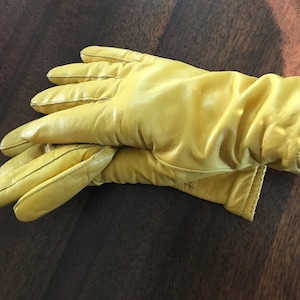 Yellow Leather Gloves Size 7.5  Soft Supple Leather Acrylic Knit Lining Vintage 1980s Bright Yellow Fashion Driving Gloves
