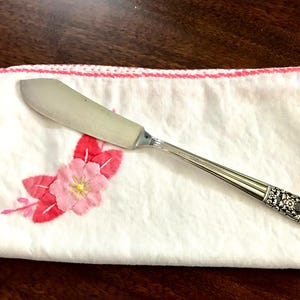 Cuchillo de mantequilla Coronation Master, diseño plateado de Oneida, mango plano, 1 cuchillo de mantequilla, cubiertos de plata vintage de los años 30, 6 7/8 pulgadas