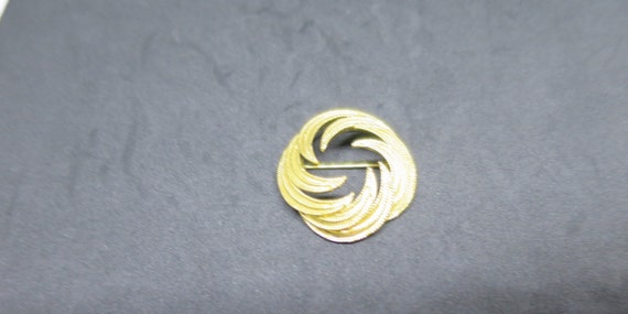 Crown Trifari Circle Brooch Gold Swirl Brooch Eye… - image 6